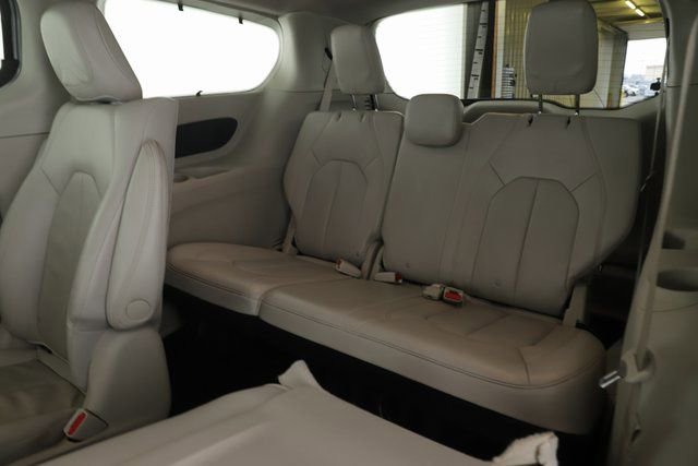 2021 Chrysler Pacifica Hybrid Touring L - Photo 28