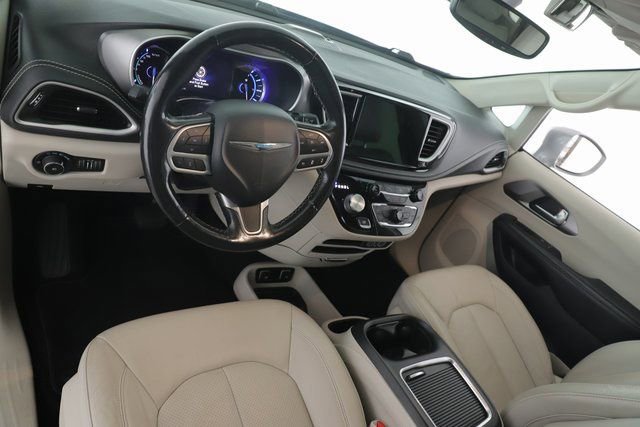 2021 Chrysler Pacifica Hybrid Touring L - Photo 17