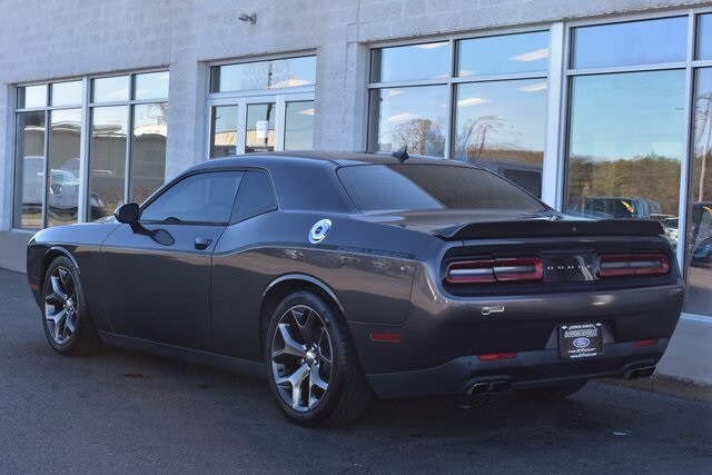 2015 Dodge Challenger SXT Plus photo 2