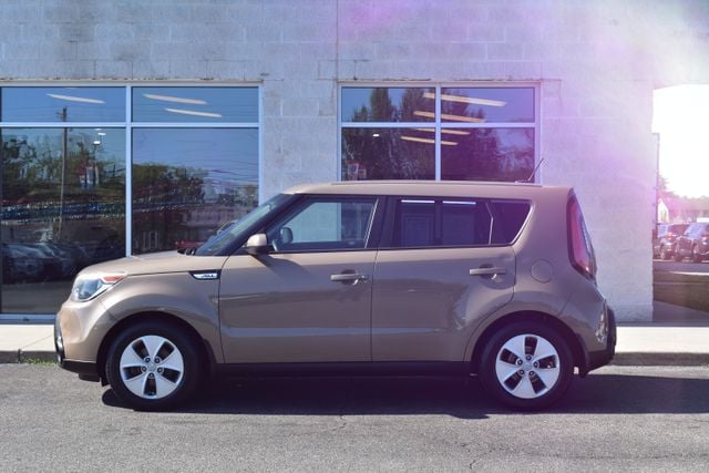 Used 2015 Kia Soul Base with VIN KNDJN2A20F7204167 for sale in Montpelier, OH