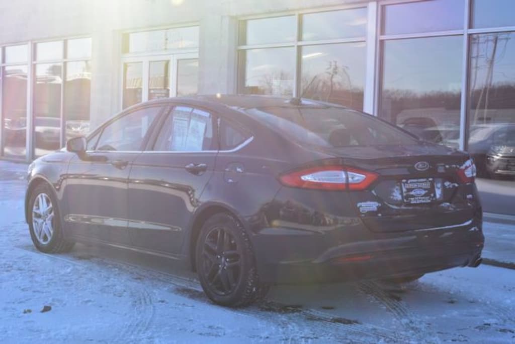 Used 2014 Ford Fusion SE Sedan