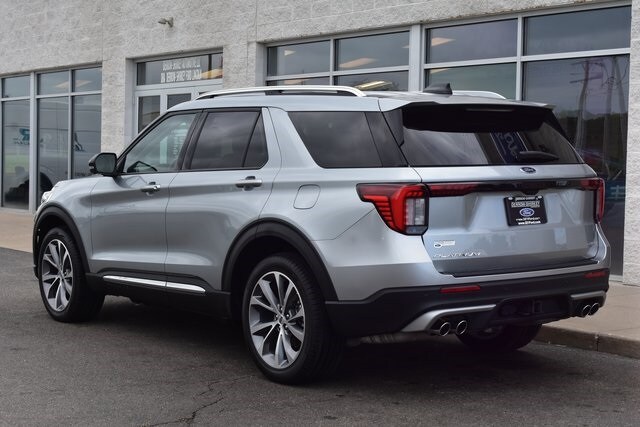 2025 Ford Explorer Platinum photo 2