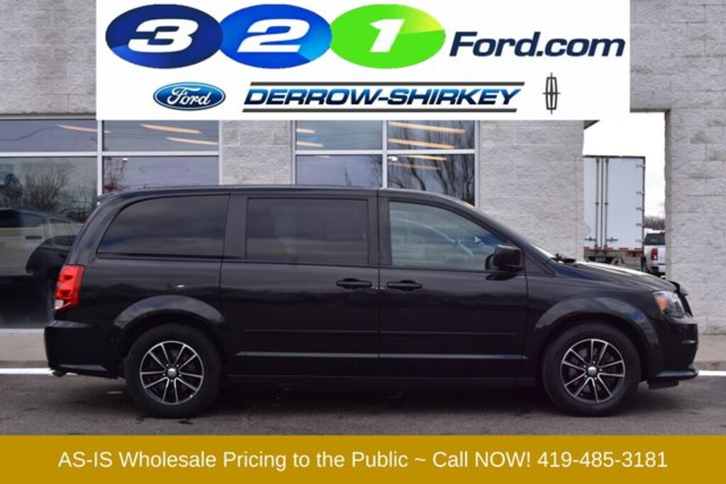 Used 2017 Dodge Grand Caravan SXT with BLACKTOP PACKAGE and HEATED SEATS Minivan/Van