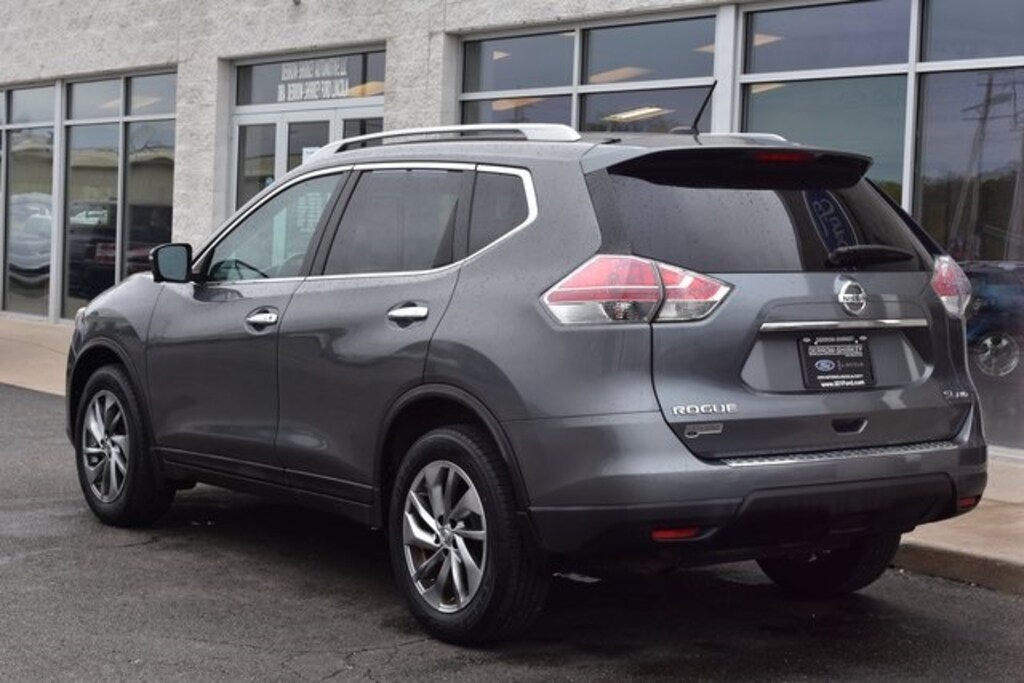 Used 2015 Nissan Rogue SL with LEATHER, NAVIGATION and BOSE STEREO SUV