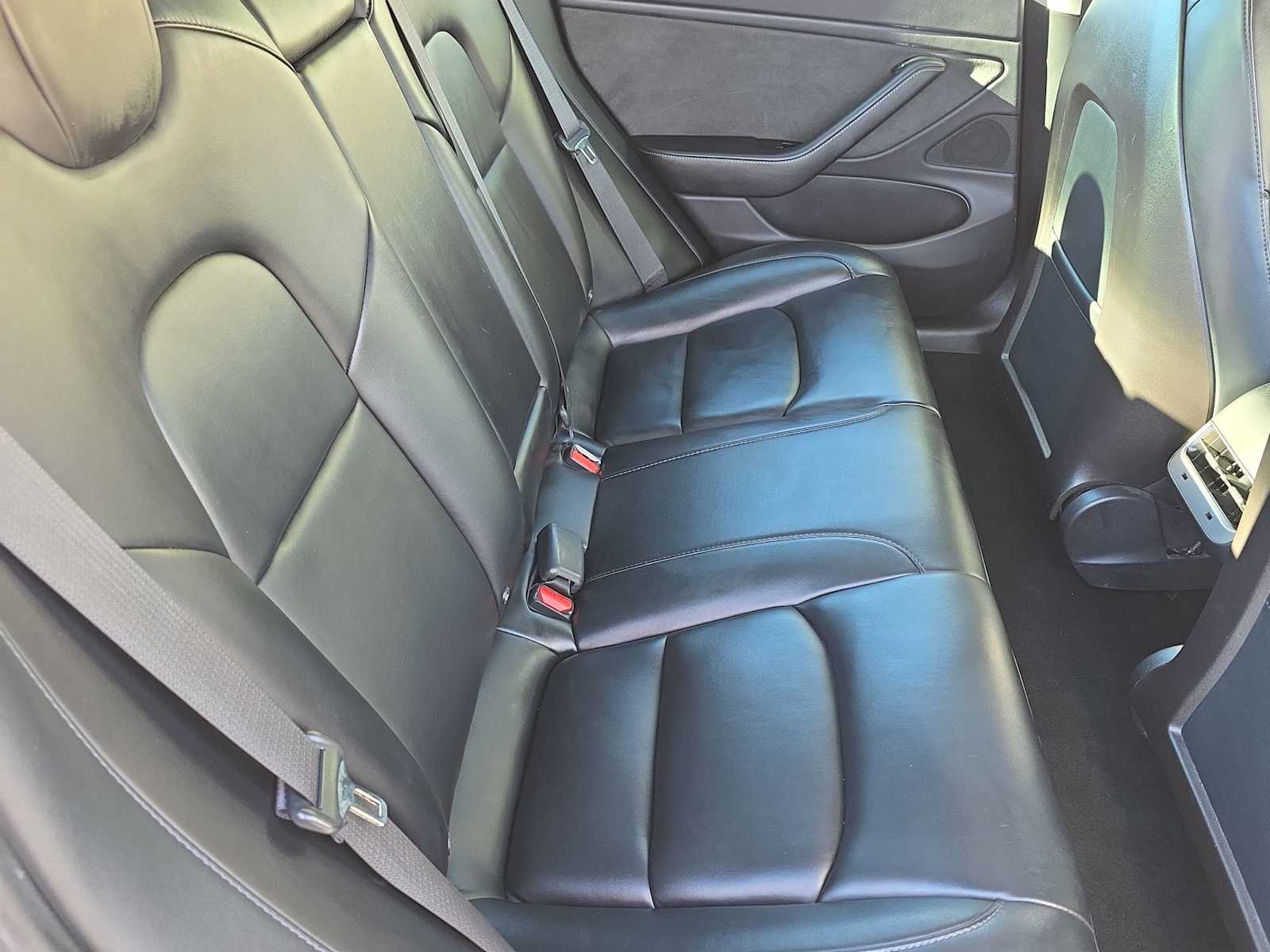 Thumbnail: 2020 Tesla Model 3 - 17