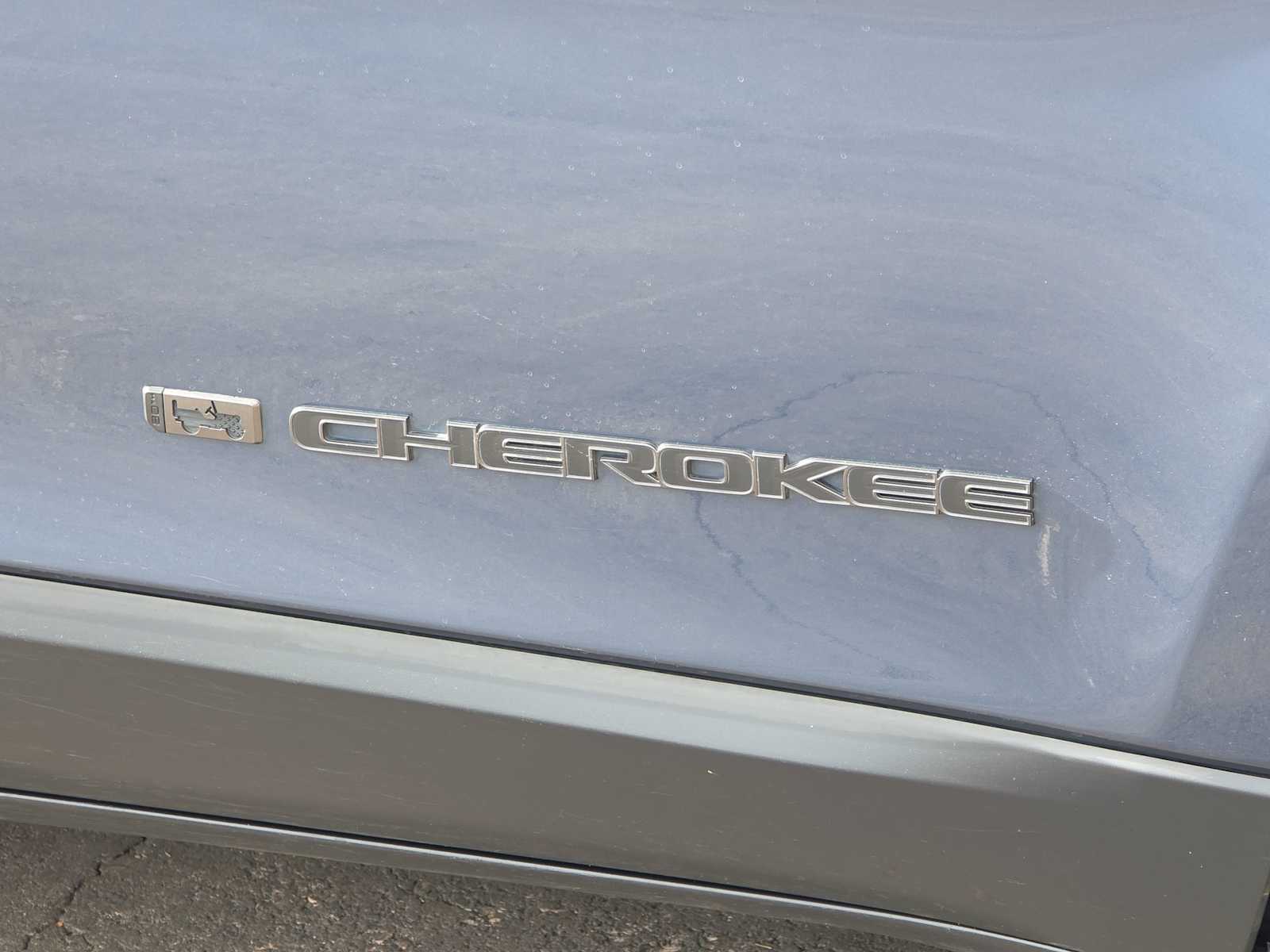 Thumbnail: 2021 Jeep Cherokee - 11