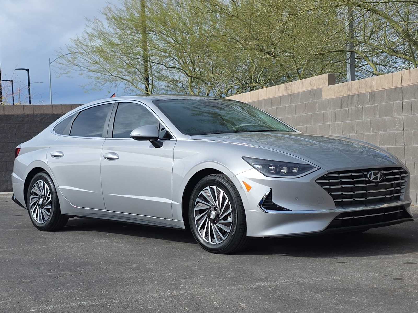 Thumbnail: 2023 Hyundai Sonata - 3