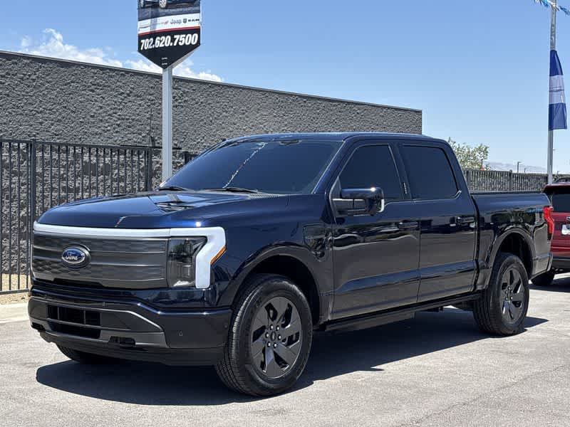 2023 Ford F-150 Lightning Lariat 4