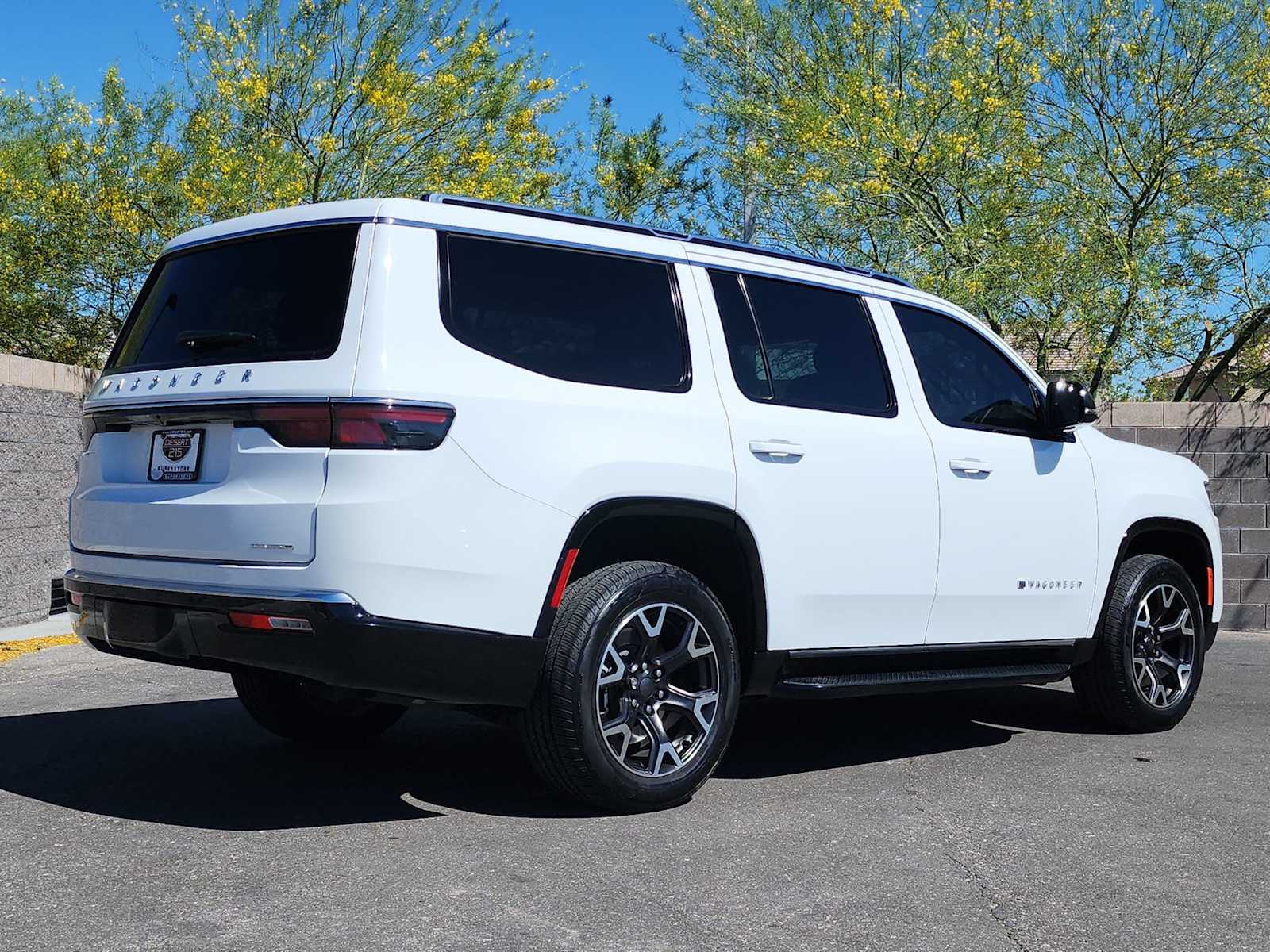 Thumbnail: 2024 Jeep Wagoneer - 9