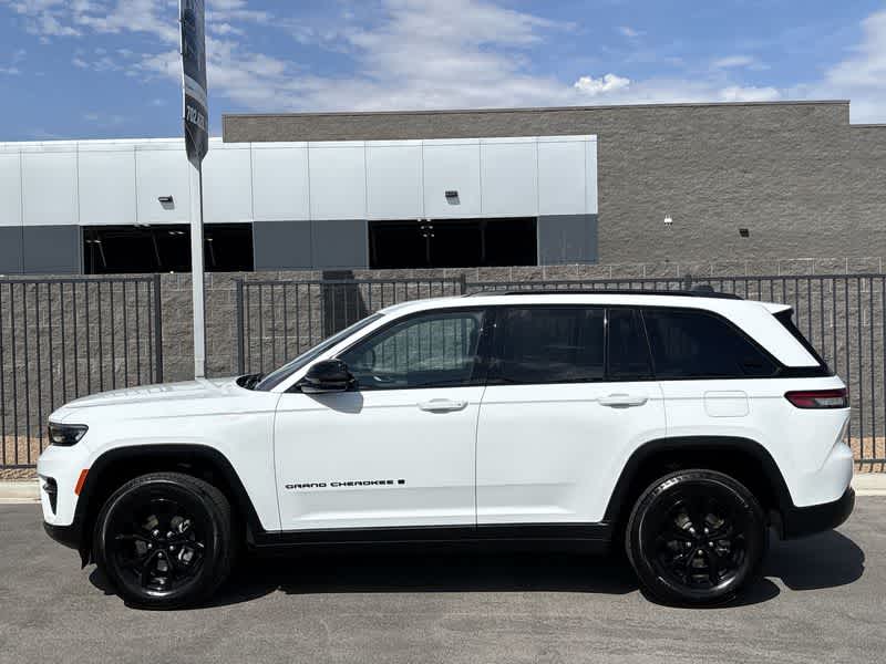 Thumbnail: 2024 Jeep Grand Cherokee - 5