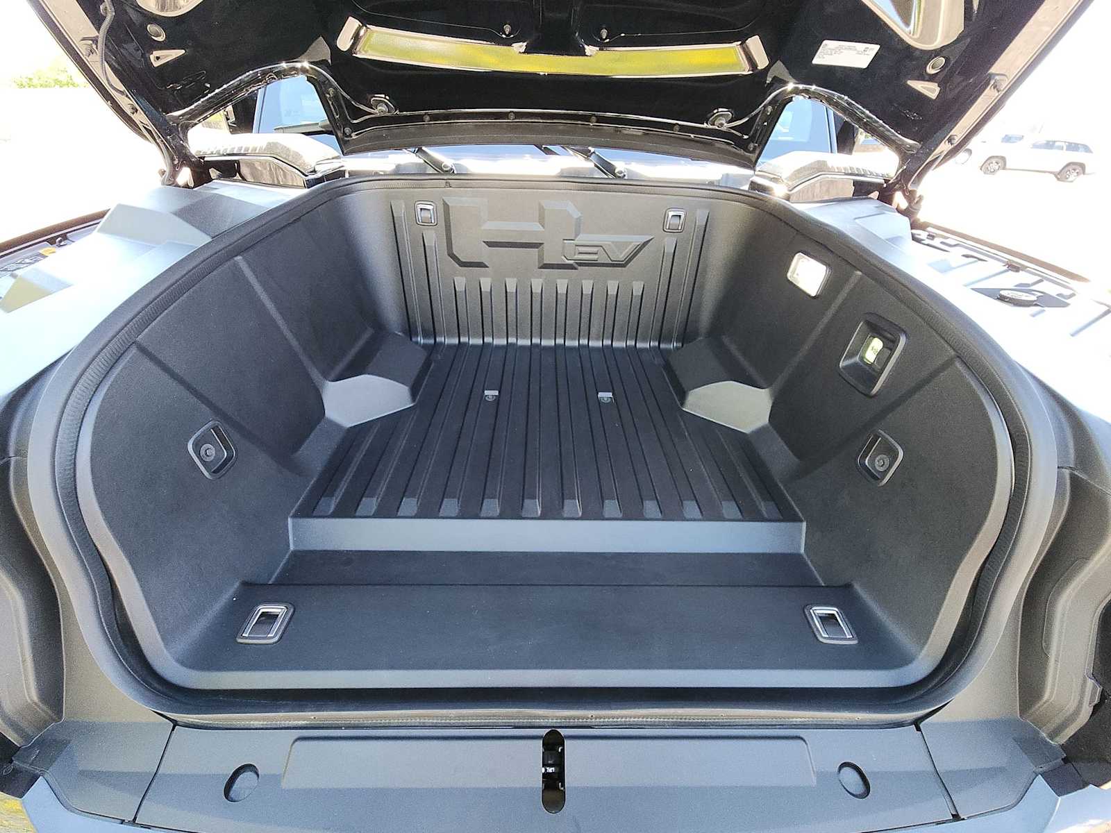 Thumbnail: 2024 GMC Hummer EV - 31