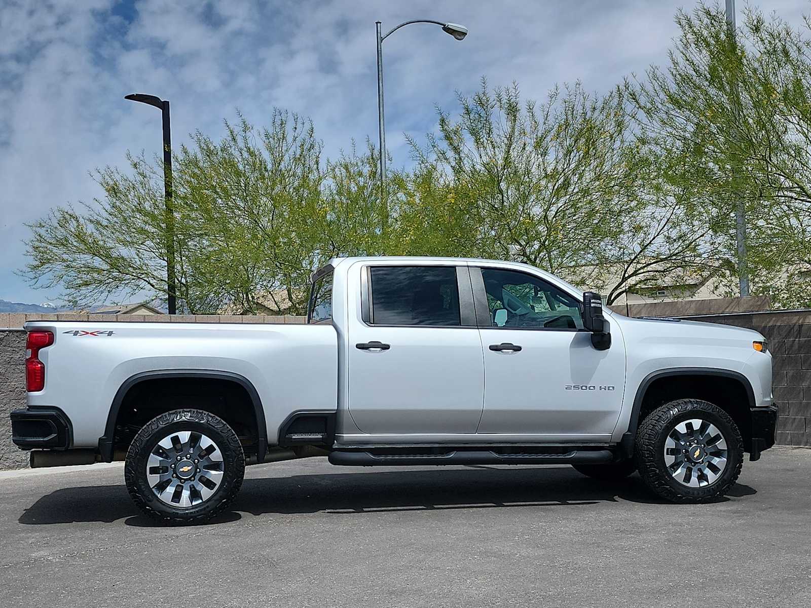 Thumbnail: 2023 Chevrolet Silverado 2500 - 10