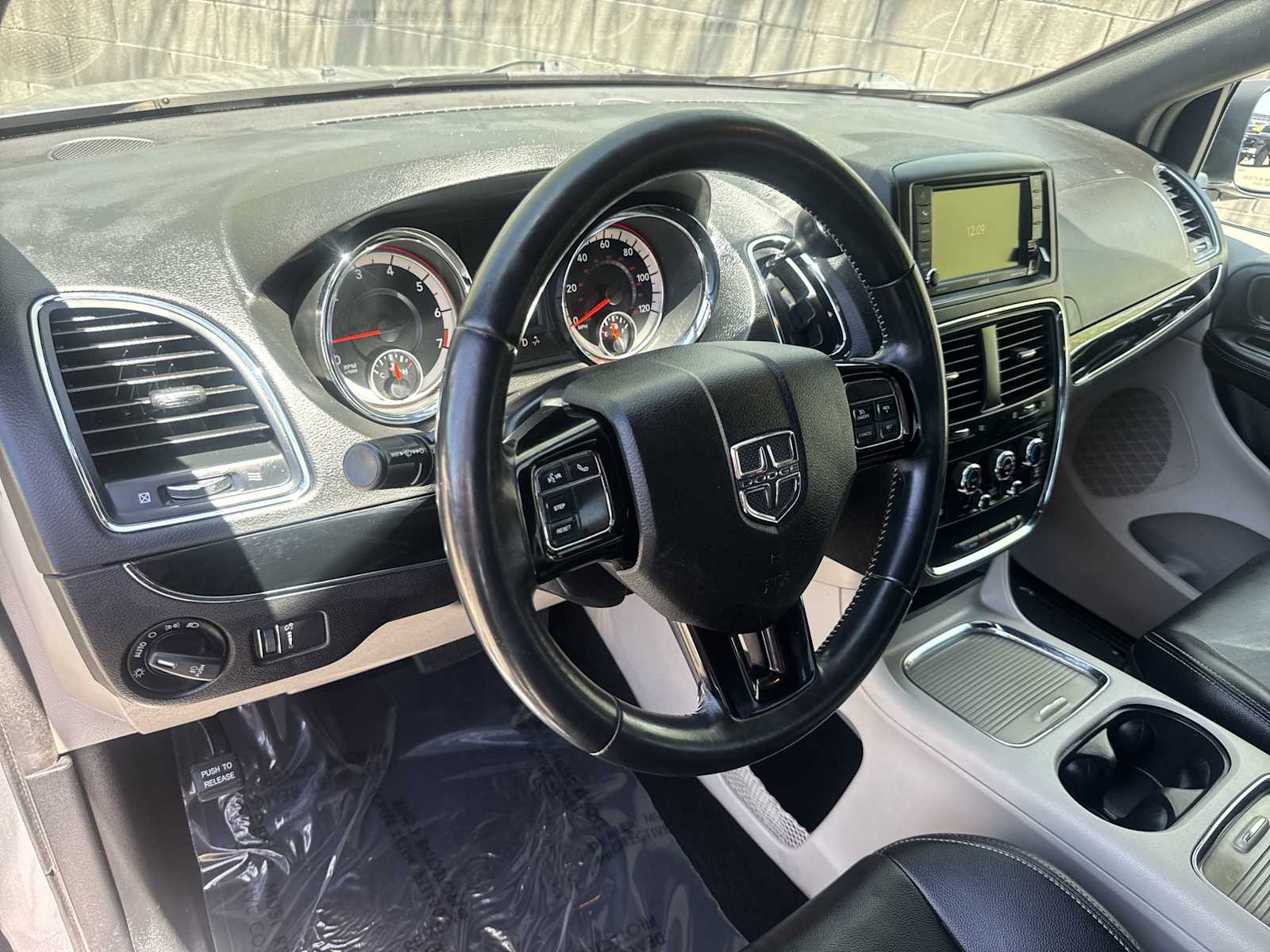 Thumbnail: 2019 Dodge Grand Caravan - 10