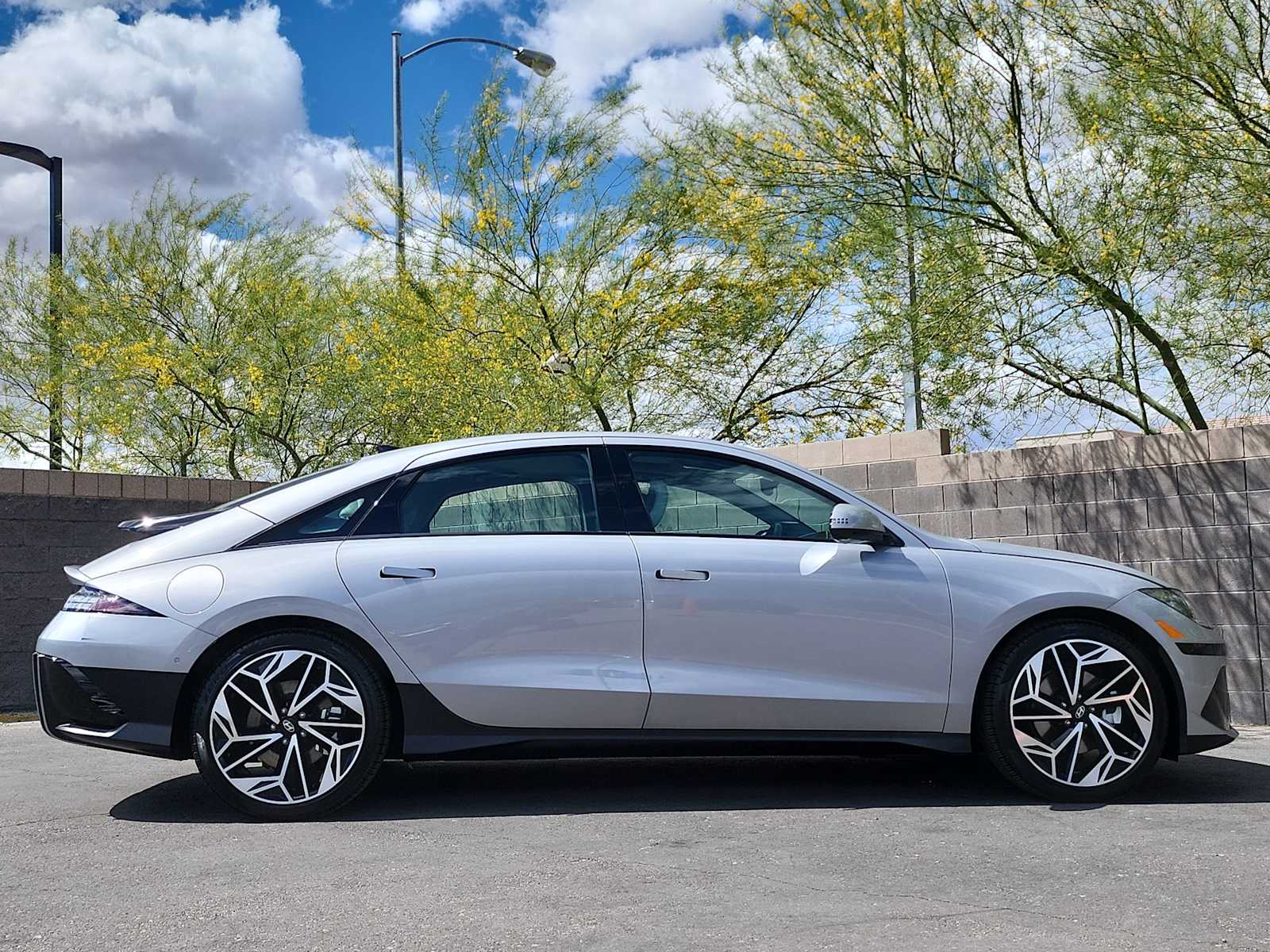 Thumbnail: 2024 Hyundai Ioniq 6 - 10