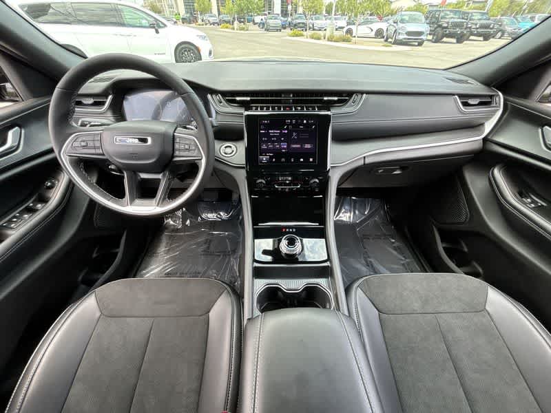 Thumbnail: 2025 Jeep Grand Cherokee - 12