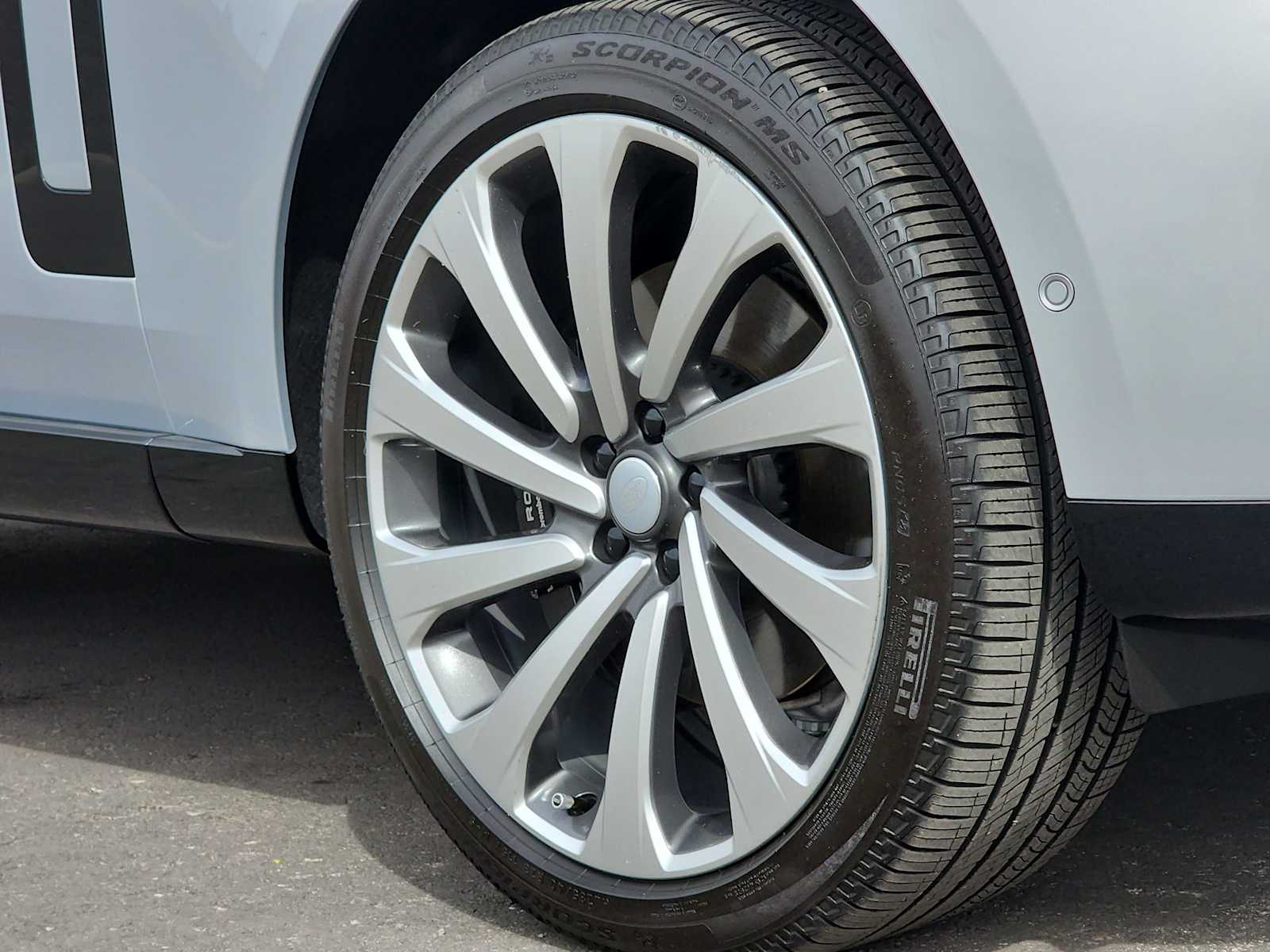 Thumbnail: 2025 Land Rover Range Rover - 12