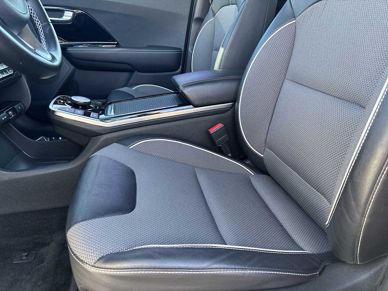 Thumbnail: 2022 Kia Niro - 15