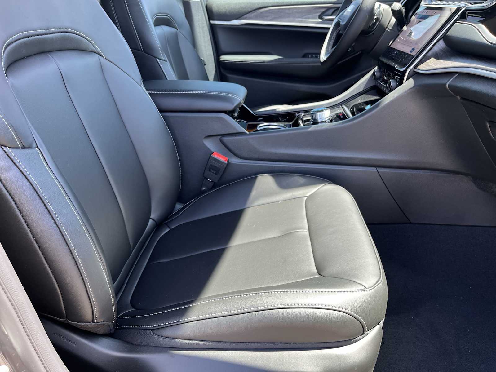 Thumbnail: 2023 Jeep Grand Cherokee L - 14