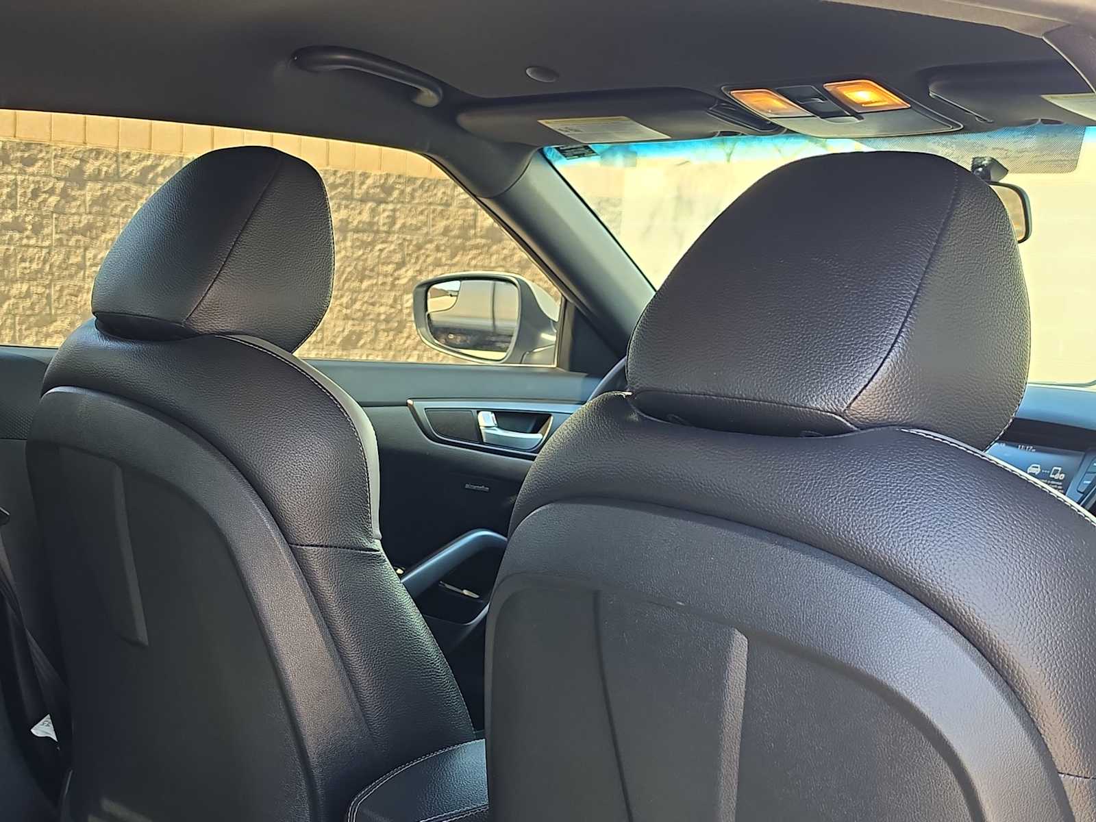 Thumbnail: 2017 Hyundai Veloster - 16