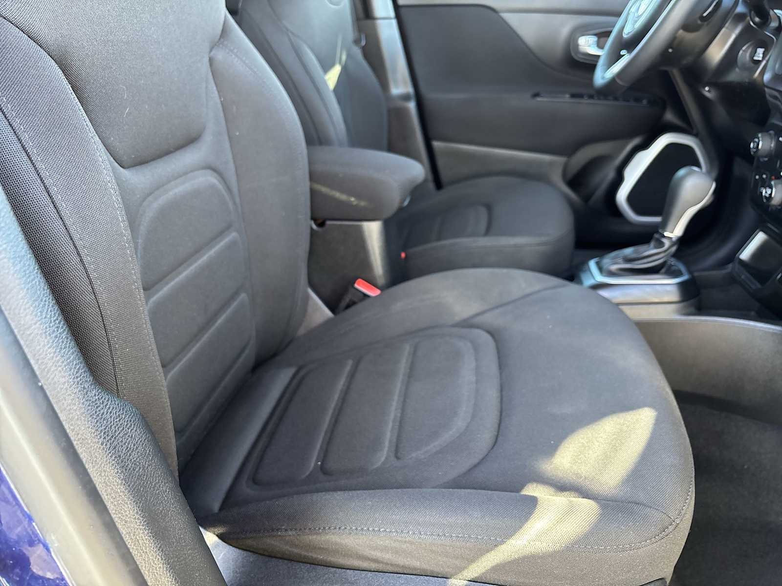 Thumbnail: 2018 Jeep Renegade - 18