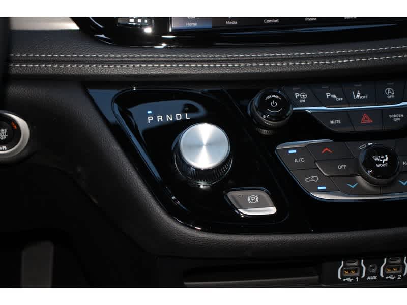 Thumbnail: 2025 Chrysler Pacifica - 22