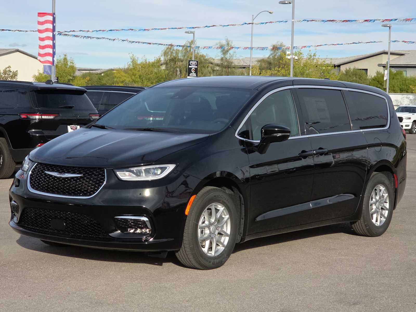 Thumbnail: 2026 Chrysler Pacifica - 5