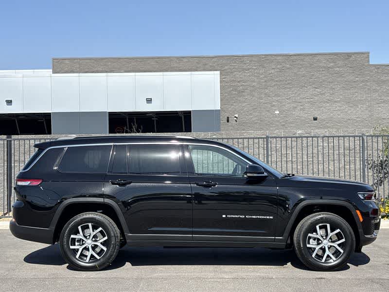 Thumbnail: 2025 Jeep Grand Cherokee L - 9