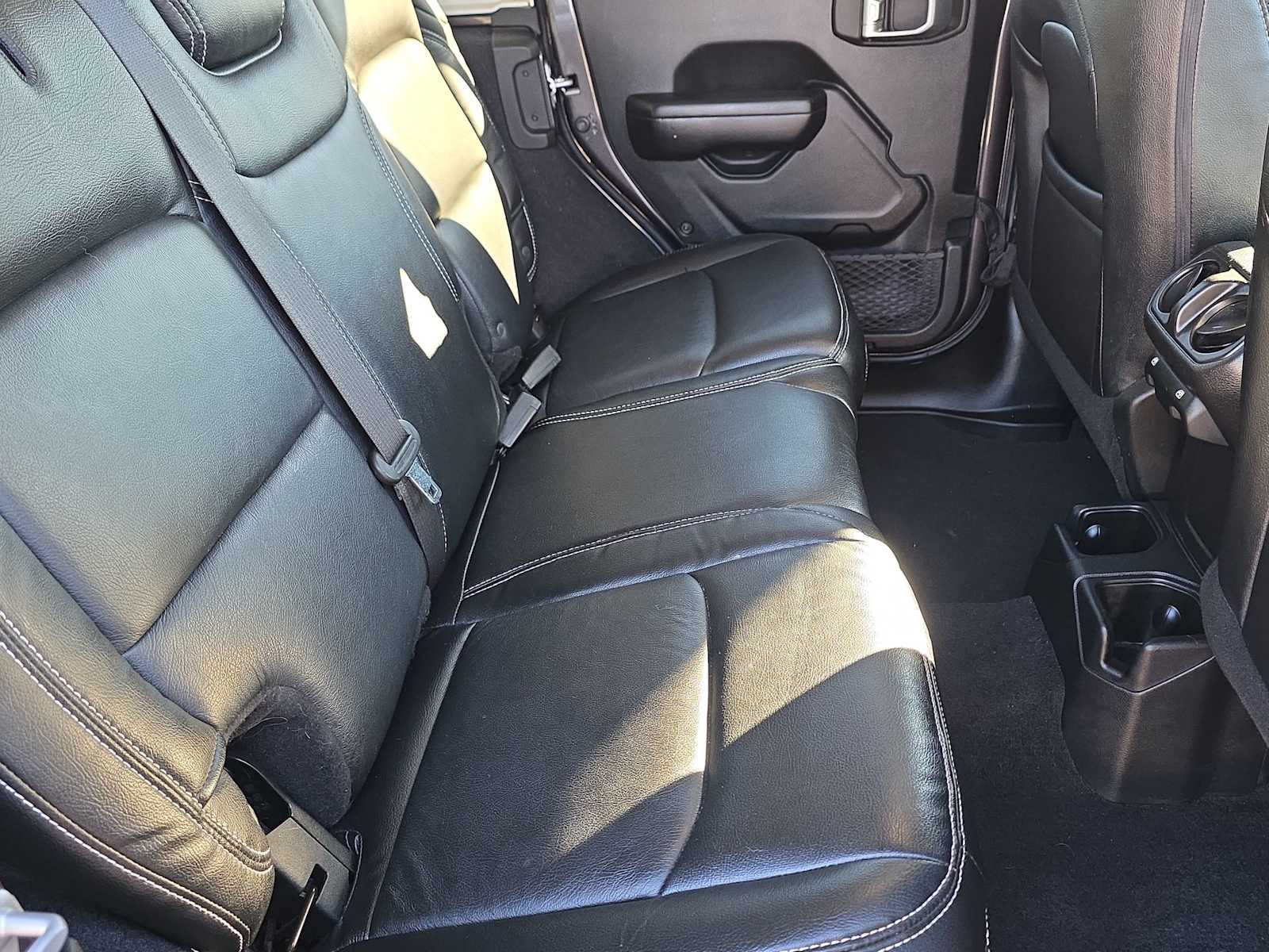 Thumbnail: 2020 Jeep Wrangler - 17