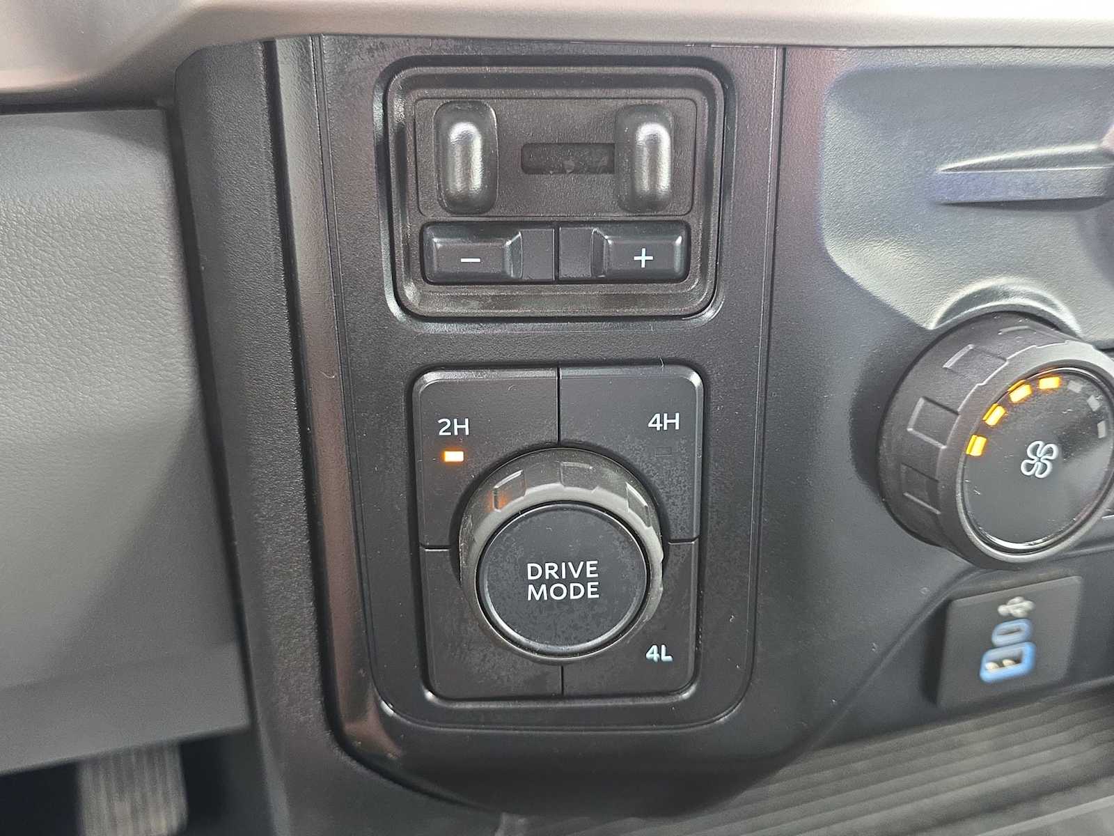 Thumbnail: 2025 Ford Econoline - 29