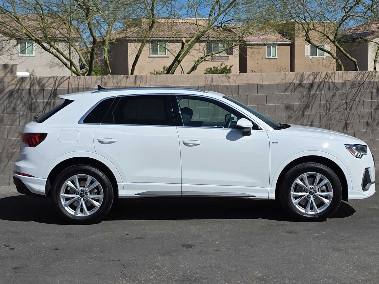 Thumbnail: 2025 Audi Q3 - 10