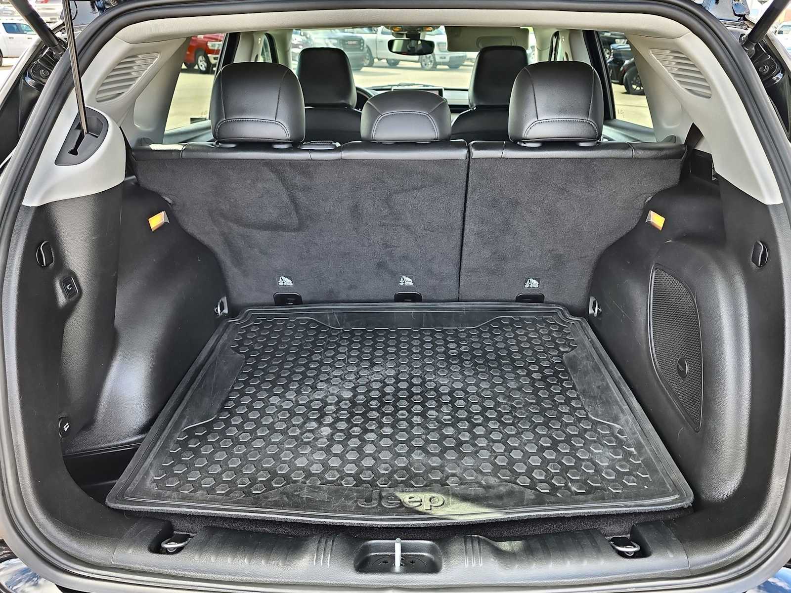 Thumbnail: 2022 Jeep Compass - 23