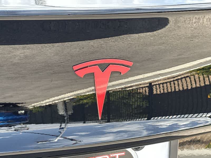 Thumbnail: 2018 Tesla Model 3 - 11