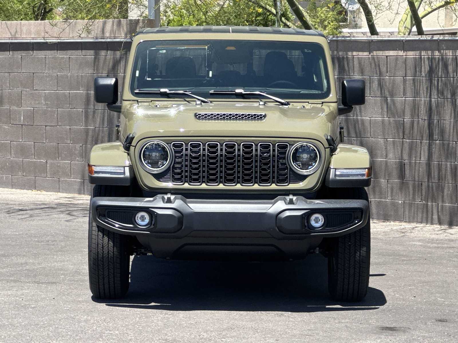 Thumbnail: 2026 Jeep Gladiator - 3