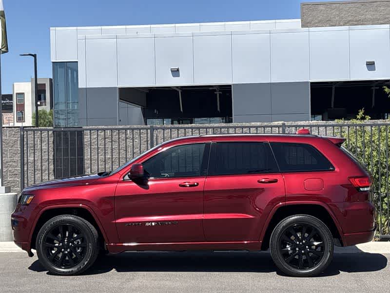 Thumbnail: 2022 Jeep Grand Cherokee - 5