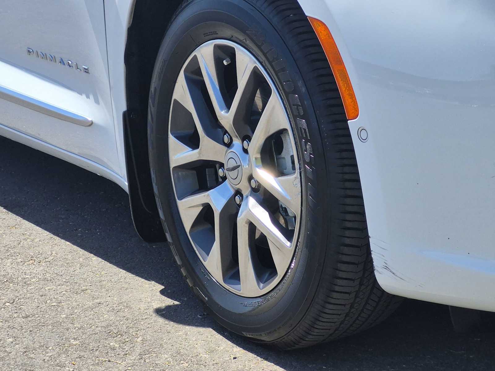 Thumbnail: 2021 Chrysler Pacifica - 12