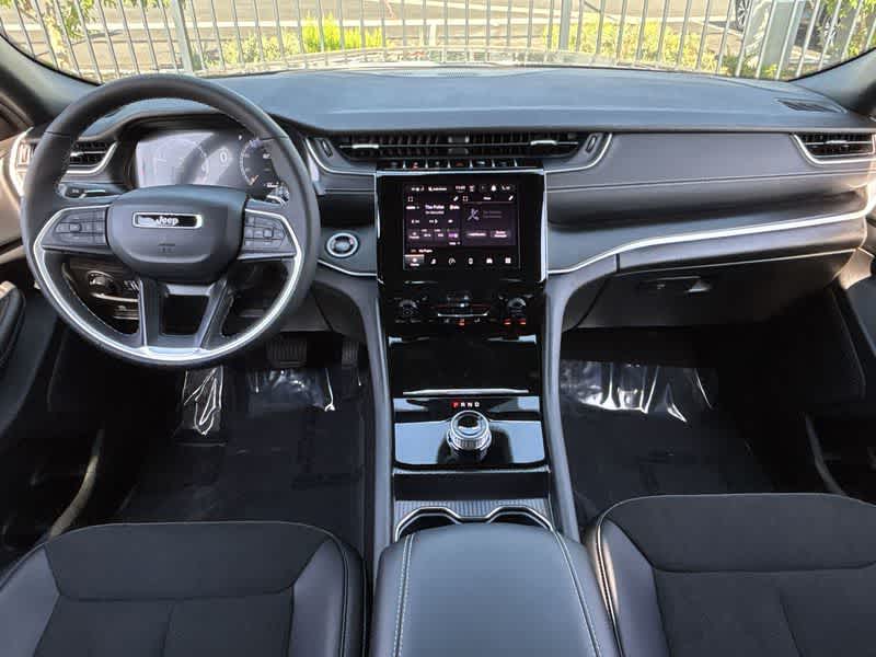 Thumbnail: 2025 Jeep Grand Cherokee - 14