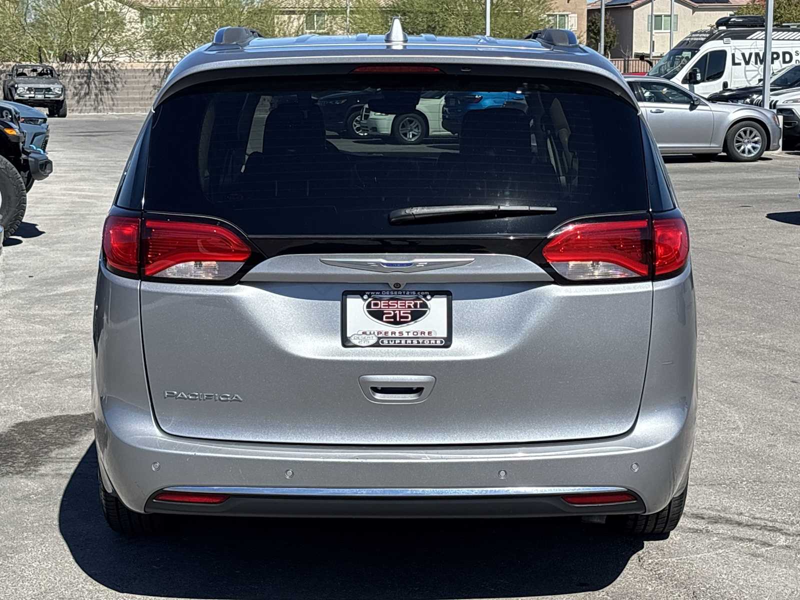 Thumbnail: 2018 Chrysler Pacifica - 8