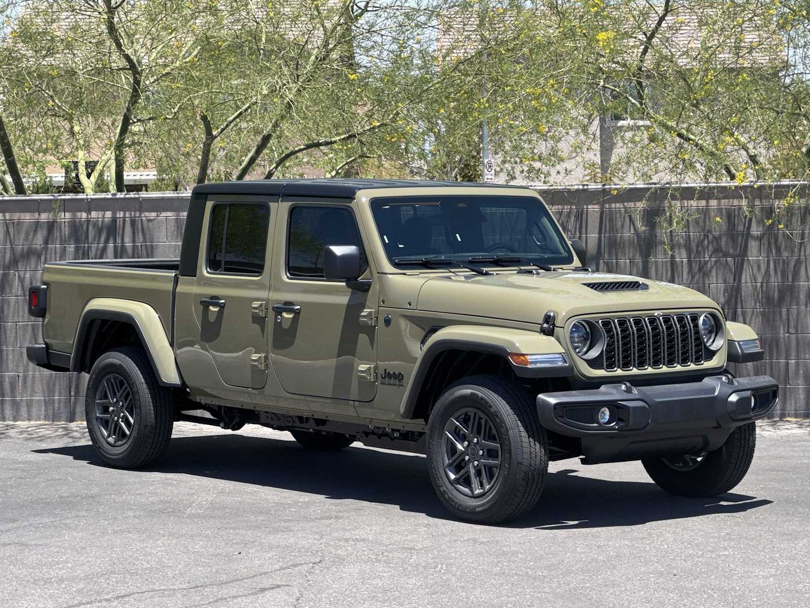Thumbnail: 2026 Jeep Gladiator - 2