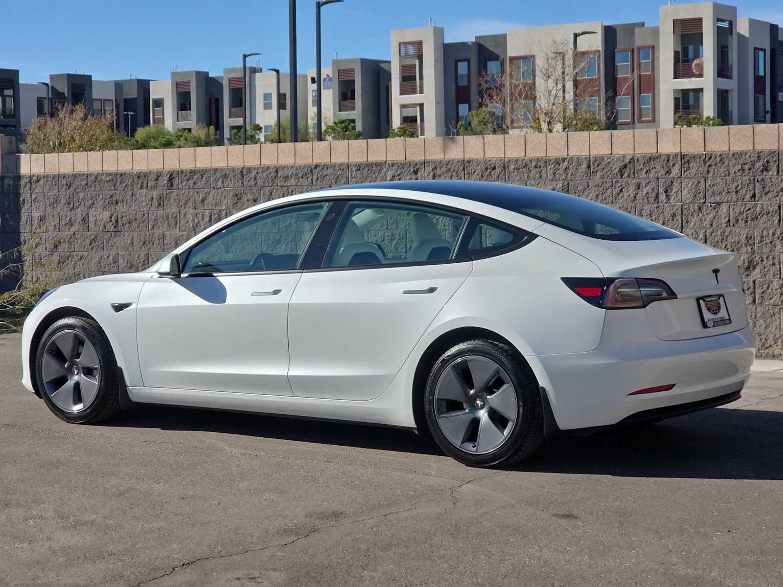 Thumbnail: 2022 Tesla Model 3 - 7