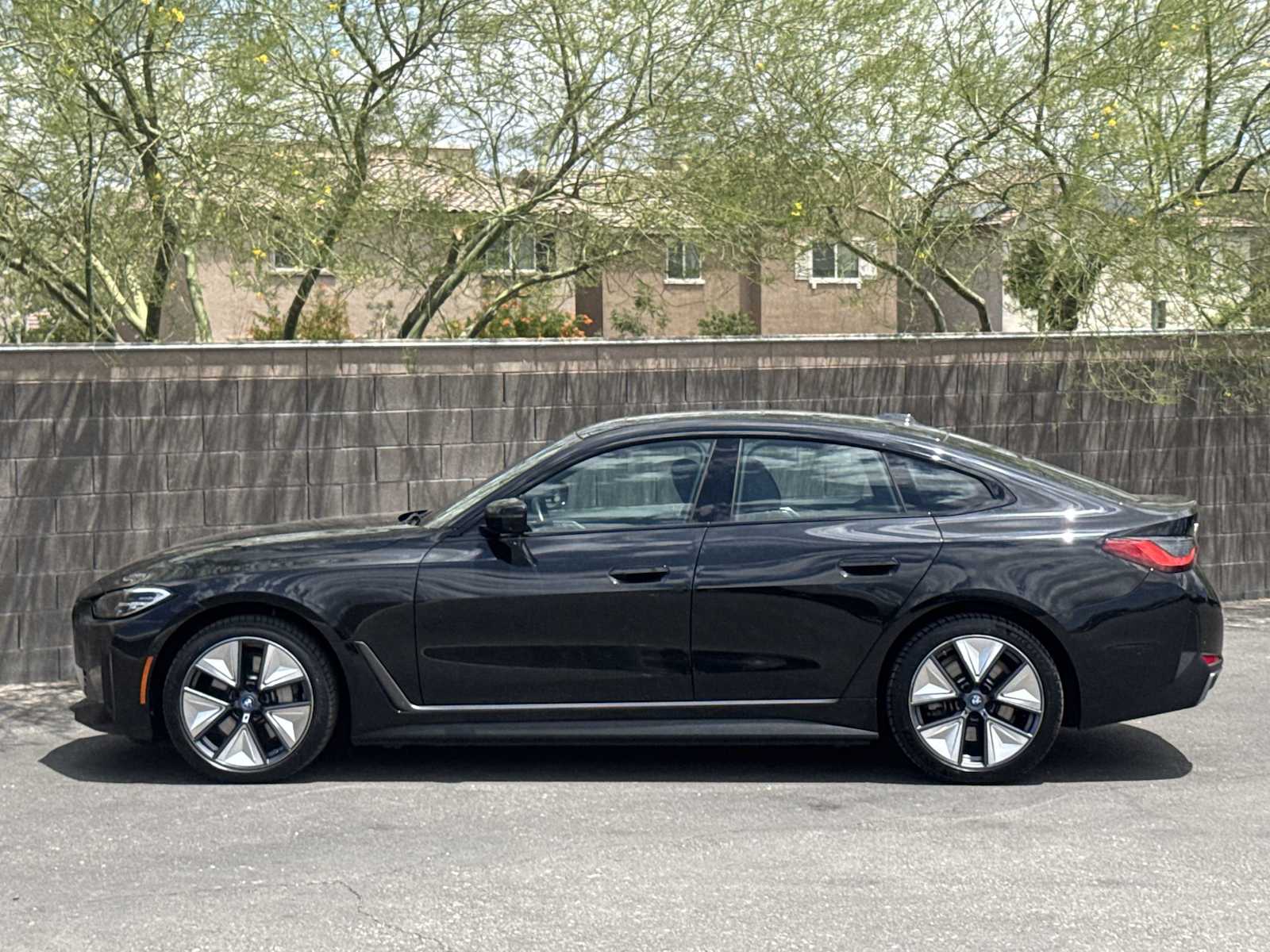 Thumbnail: 2023 BMW i4 - 5