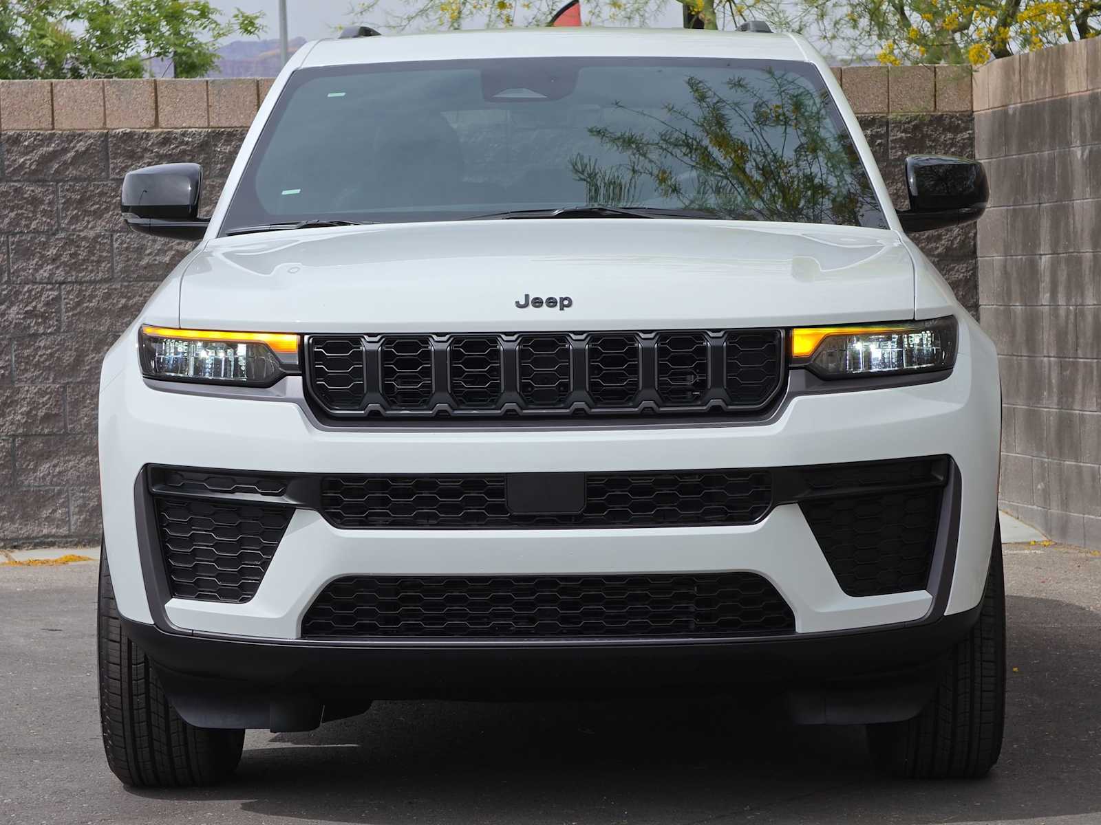 Thumbnail: 2026 Jeep Grand Cherokee - 3
