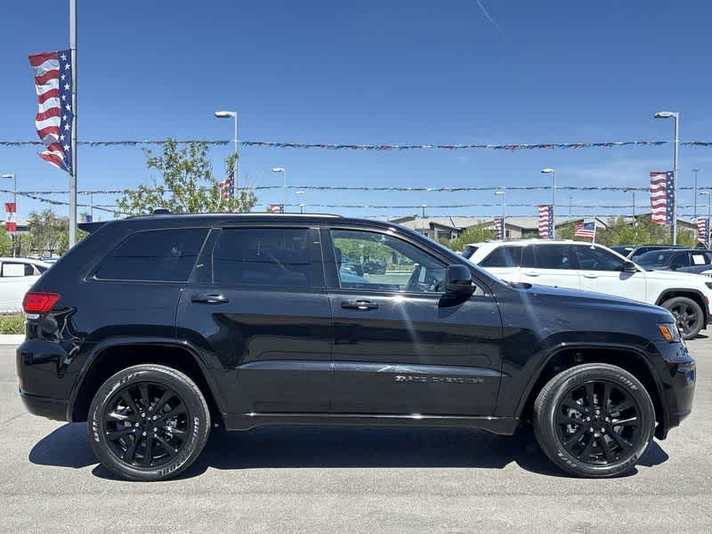2021 Jeep Grand Cherokee Laredo 9