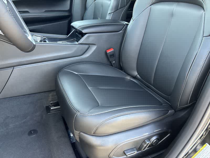 Thumbnail: 2025 Jeep Grand Cherokee L - 15