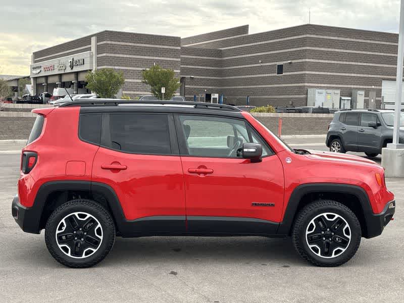 Thumbnail: 2016 Jeep Renegade - 8