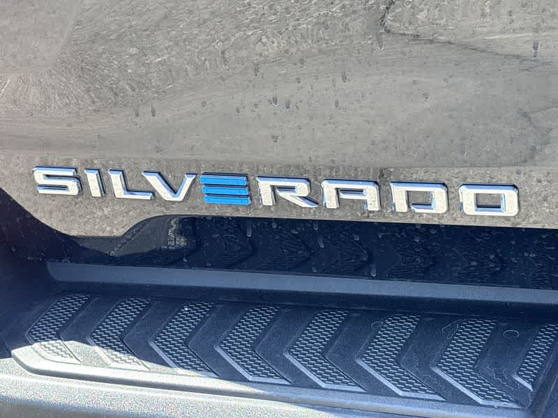 Thumbnail: 2024 Chevrolet Silverado EV - 11