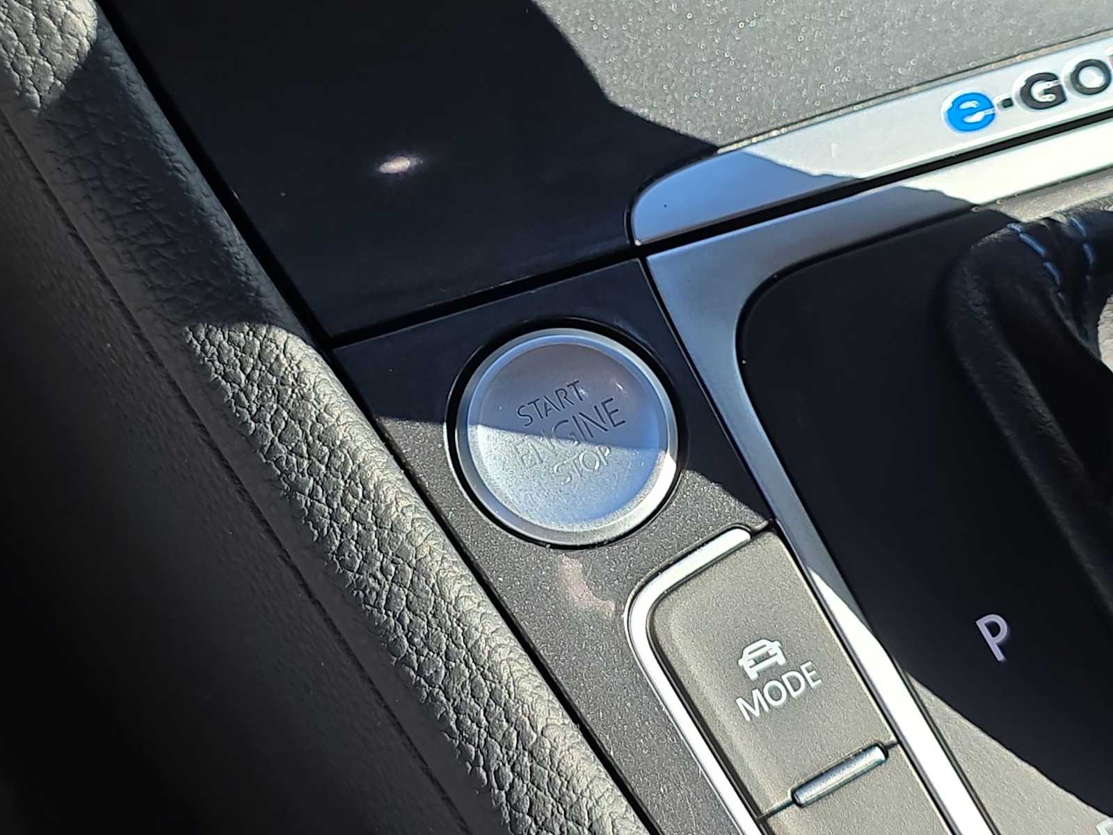 Thumbnail: 2019 Volkswagen e-Golf - 24