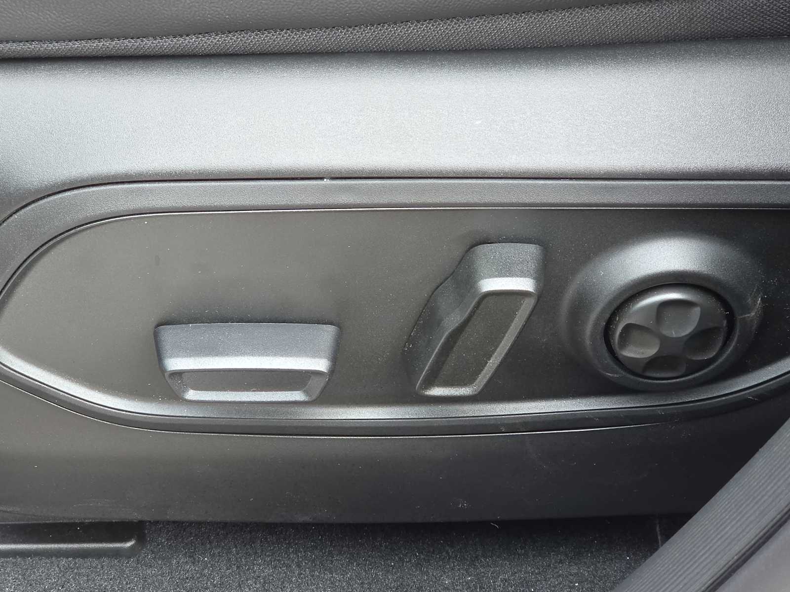 Thumbnail: 2026 Jeep Grand Cherokee - 9