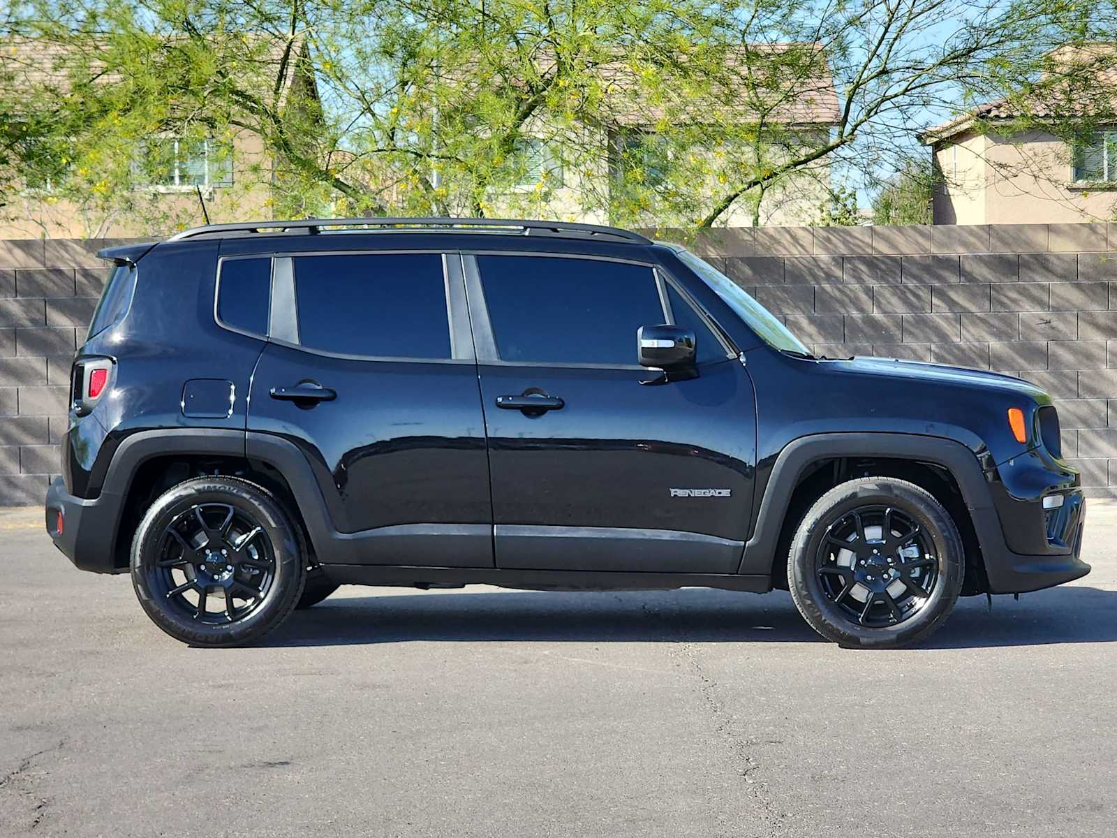 Thumbnail: 2020 Jeep Renegade - 10