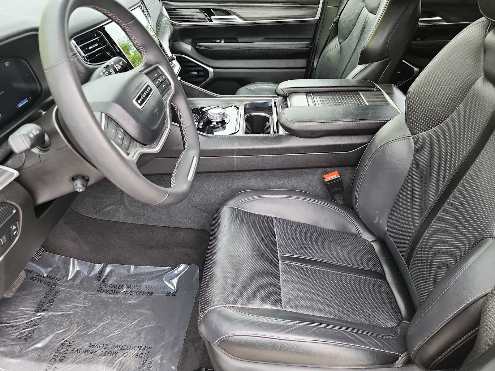 Thumbnail: 2024 Jeep Wagoneer - 15