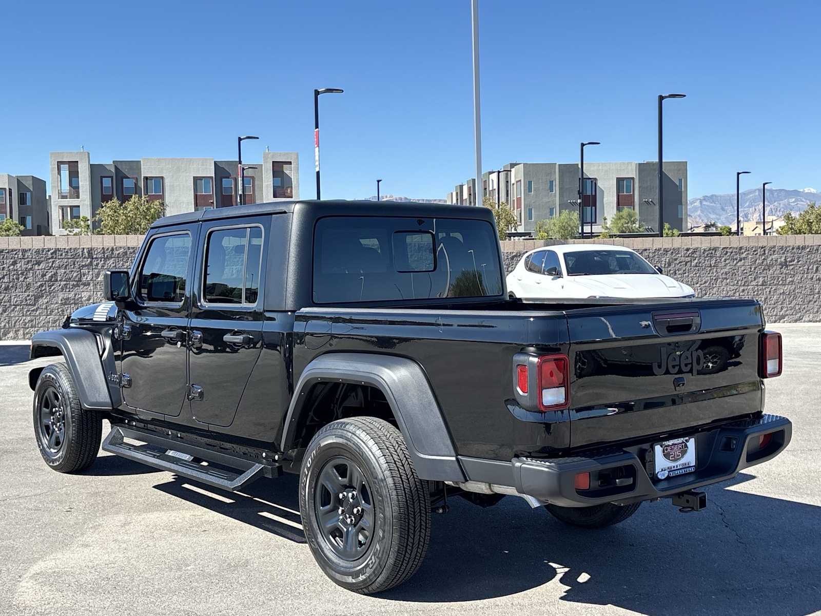 Thumbnail: 2024 Jeep Gladiator - 7